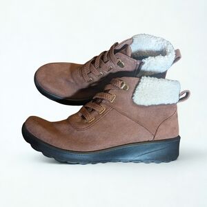 Bzees Garner Women Ankle Boots Brown Vegan Suede Vegan Fur Lined Comfort size 9